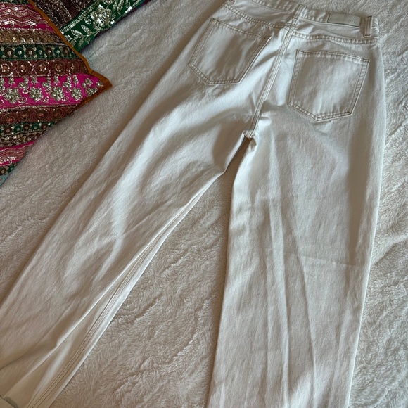 White loose denim - Picture 4 of 5
